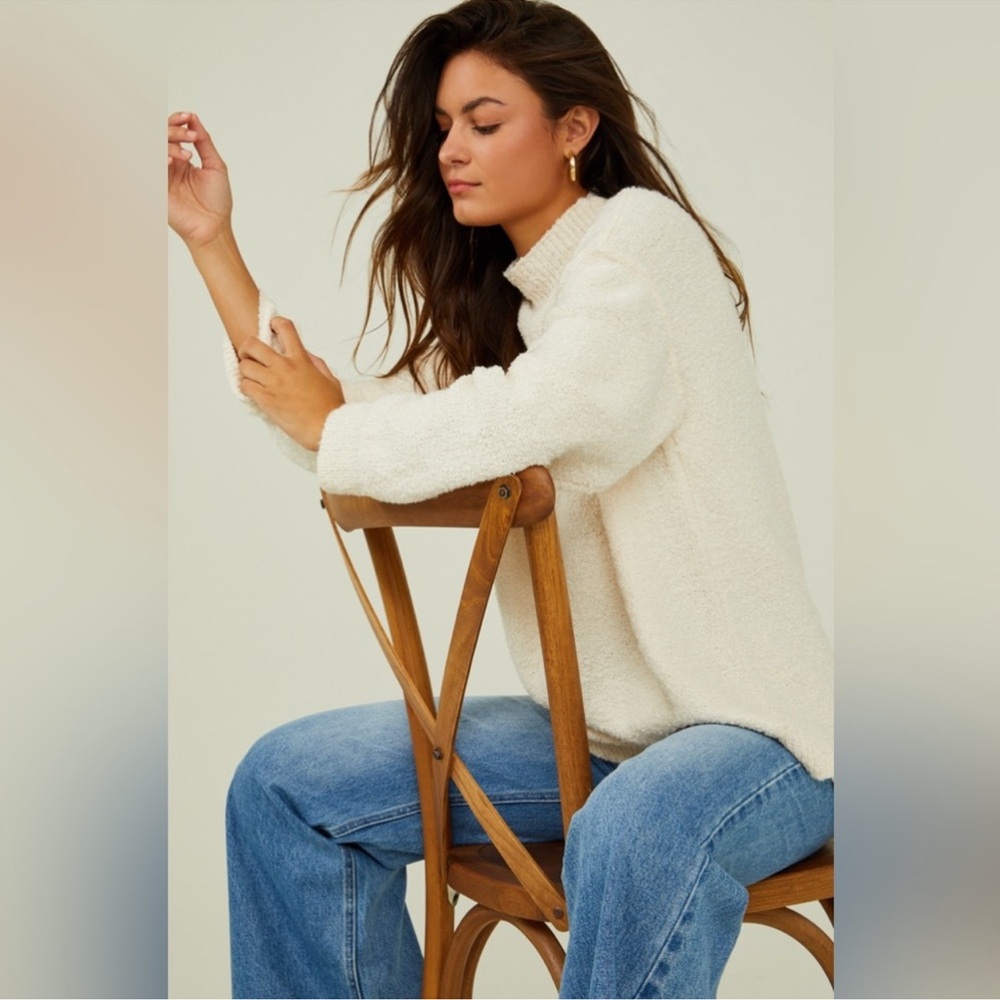 Mae Mock Neck Tunic Sweater
Altar'd State